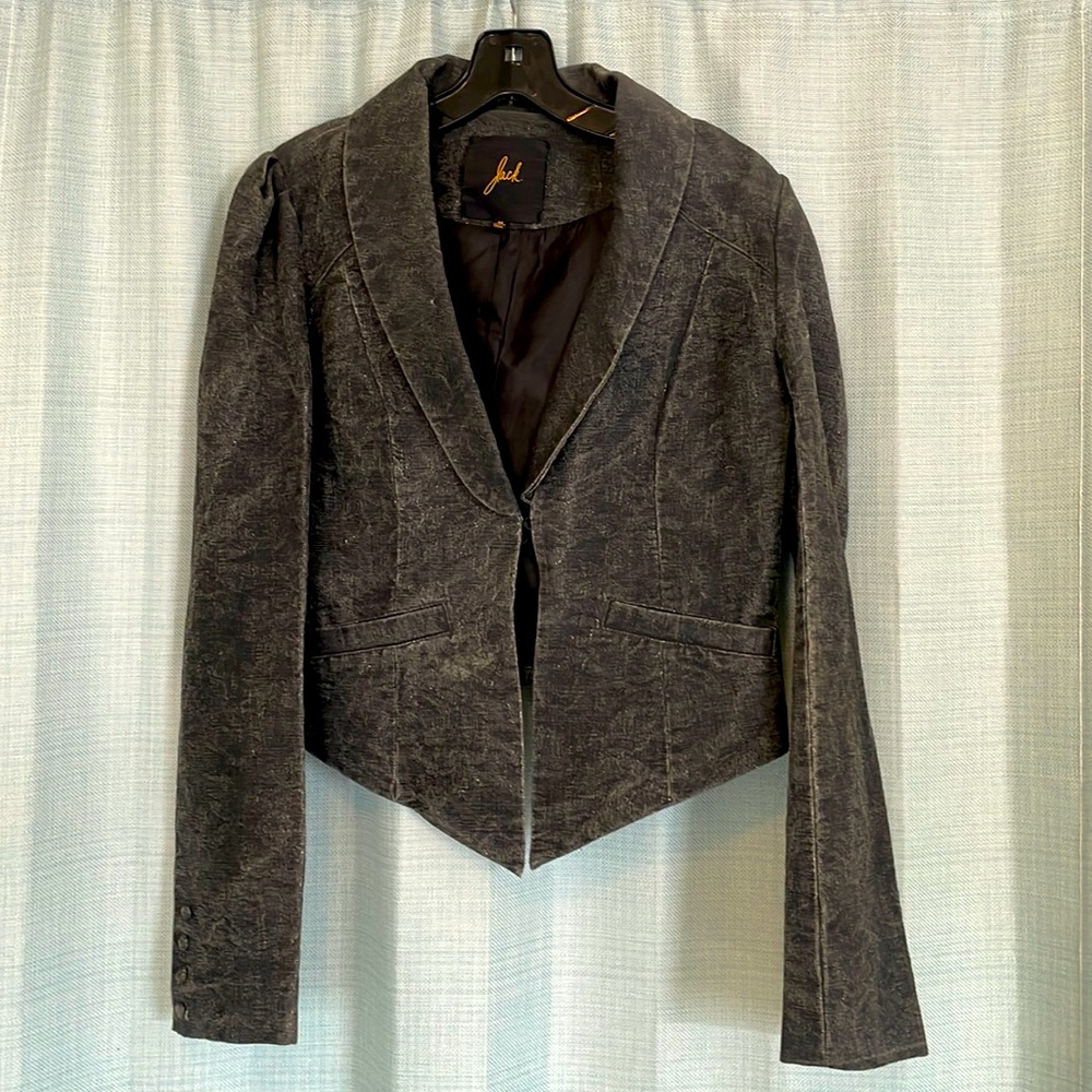 Med. Jack brand. Crop jacket. Grey/stone black.